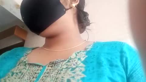 himuhimu22 online show from November 9, 2025, 3:16 am