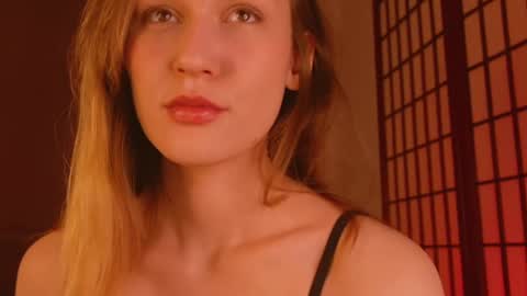 Hina online show from January 1, 2025, 12:33 pm