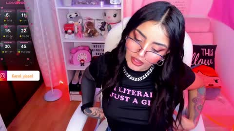 Snapshot of hinataweed01 chatting on December 20, 2024, 2:08 am  Karol  Independent Model online show from December 20, 2024, 2:08 am