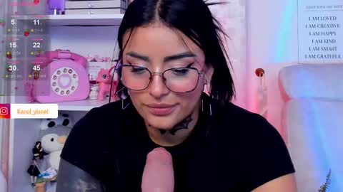 Snapshot of hinataweed01 chatting on February 24, 2025, 1:57 am  Karol  Independent Model online show from February 24, 2025, 1:57 am