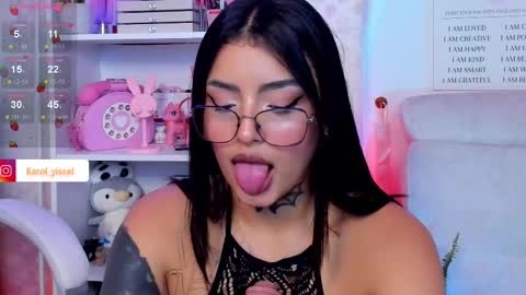 Snapshot of hinataweed01 chatting on February 25, 2025, 12:36 am  Karol  Independent Model online show from February 25, 2025, 12:36 am