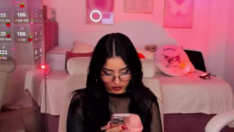 Snapshot of hinataweed01 chatting on September 28, 2025, 12:05 am  Karol  Independent Model online show from September 28, 2025, 12:05 am