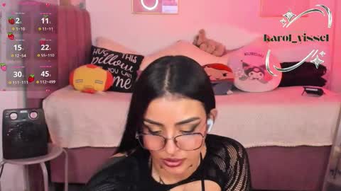 Snapshot of hinataweed01 chatting on November 30, 2025, 2:37 am Karol Independent Model online show from November 30, 2025, 2:37 am