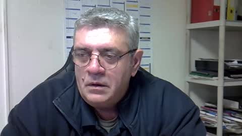 Snapshot of hippopotame17 chatting on December 14, 2024, 10:45 am hippo online show from December 14, 2024, 10:45 am