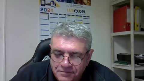 Snapshot of hippopotame17 chatting on December 16, 2024, 12:27 pm hippo online show from December 16, 2024, 12:27 pm