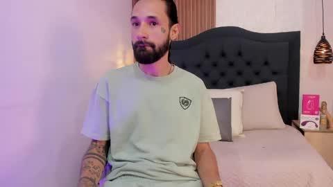 Hisoka online show from April 14, 2026, 8:26 pm