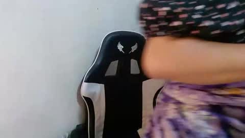 Snapshot of hoelyixia chatting on January 13, 2026, 8:47 pm Ixia3 online show from January 13, 2026, 8:47 pm