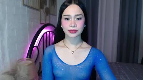 Snapshot of hoelymolly chatting on July 5, 2026, 7:43 pm hoelymolly online show from July 5, 2026, 7:43 pm