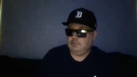 Snapshot of holden_minutz chatting on May 29, 2026, 11:08 am holden_minutz online show from May 29, 2026, 11:08 am