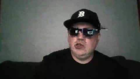 Snapshot of holden_minutz chatting on June 3, 2026, 6:38 am holden_minutz online show from June 3, 2026, 6:38 am