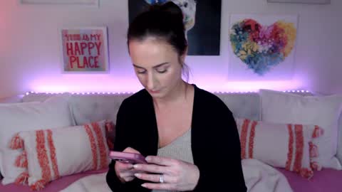 Holi Hurricane online show from March 13, 2026, 3:35 am