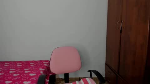 holly... online show from October 17, 2025, 3:58 pm