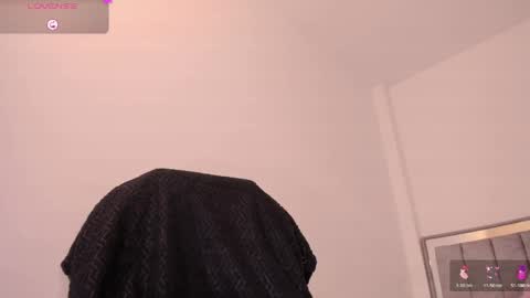 holly_16 online show from May 23, 2026, 12:27 am