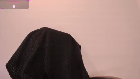 holly_16 online show from May 23, 2026, 6:12 pm