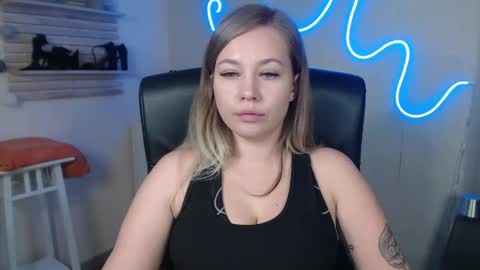 Holly online show from December 20, 2024, 12:30 am