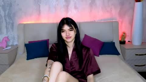 Holly online show from May 19, 2026, 1:56 am