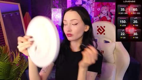 holly_berryy_ online show from October 1, 2025, 1:33 am