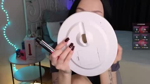 holly_berryy_ online show from October 4, 2025, 1:47 am
