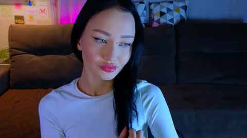 holly_berryy_ online show from October 6, 2025, 1:58 am