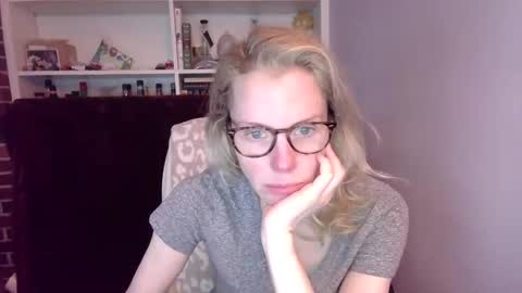 holly_bourbon online show from March 8, 2026, 10:46 pm