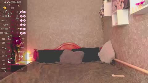 holly_molly8 online show from December 8, 2024, 5:33 pm