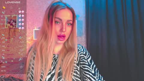 holly_molly8 online show from January 17, 2025, 4:26 pm