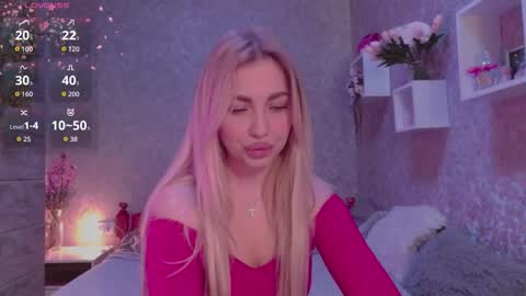 holly_molly8 online show from October 7, 2025, 6:10 am