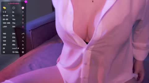 Molly online show from December 19, 2025, 4:30 am