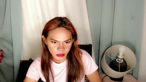 Snapshot of holly_sugar20 chatting on December 8, 2024, 3:53 am Mika Duhay Velat online show from December 8, 2024, 3:53 am