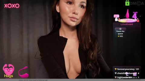 hollyextra online show from November 8, 2025, 9:24 pm