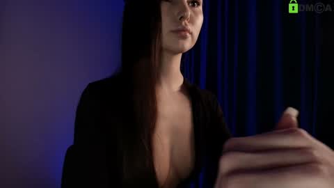 hollyextra online show from January 14, 2026, 7:25 am