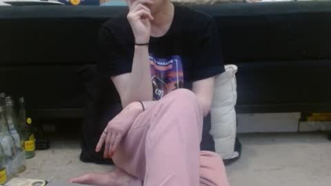 Holly Hawkes online show from February 12, 2025, 1:41 am