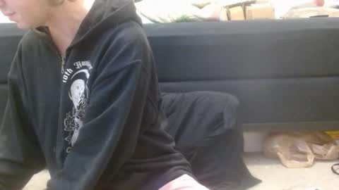 Holly Hawkes online show from March 4, 2025, 8:35 am