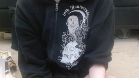 Holly Hawkes online show from March 7, 2025, 2:04 am