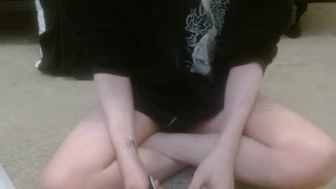 Holly Hawkes online show from November 13, 2025, 12:09 am