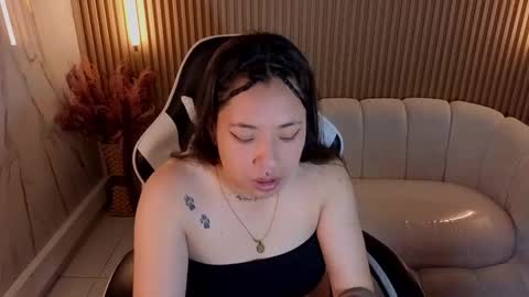 Snapshot of hollypeytoon chatting on November 1, 2025, 12:51 pm Holly online show from November 1, 2025, 12:51 pm