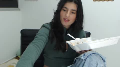 hollyshit_ online show from March 1, 2025, 4:26 am