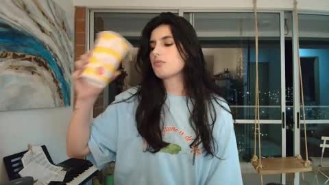 hollyshit_ online show from November 13, 2025, 11:58 pm