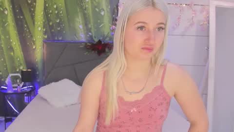 HollyTaillor online show from January 6, 2026, 6:39 am