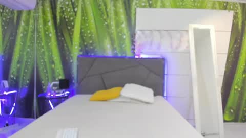 Snapshot of hollytaillor chatting on June 30, 2026, 5:41 am HollyTaillor online show from June 30, 2026, 5:41 am