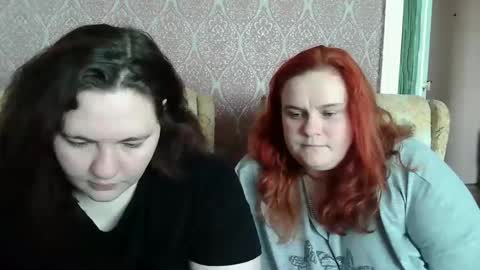 HollyXEva online show from April 14, 2026, 7:03 am