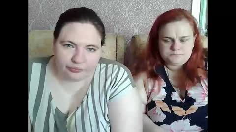 HollyXEva online show from May 4, 2026, 7:59 am