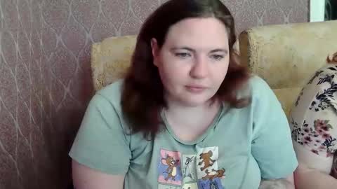HollyXEva online show from May 17, 2026, 4:36 pm