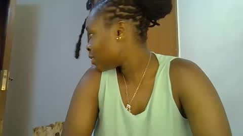 holy_ebony online show from May 6, 2026, 5:18 pm
