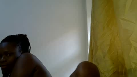 holy_ebony online show from June 1, 2026, 8:38 am