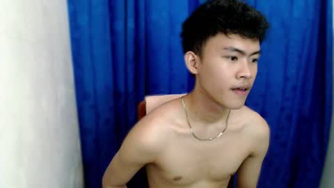 Snapshot of holy_fucker21 chatting on October 24, 2025, 6:43 am Jayjay online show from October 24, 2025, 6:43 am