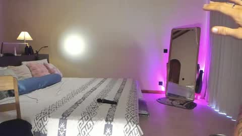 Kira Purrr online show from April 18, 2026, 2:37 am