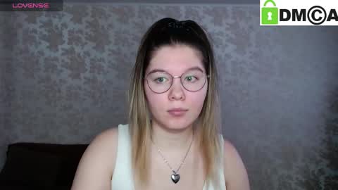 Welcome guys  Pleasure to see you all here  My name is MichaelaTip menu is active Private is open  online show from January 6, 2025, 7:52 am