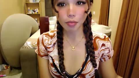 holy_molly1 online show from May 31, 2026, 6:09 pm