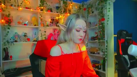 Snapshot of holy_rumi chatting on October 28, 2025, 11:03 am Rumi online show from October 28, 2025, 11:03 am